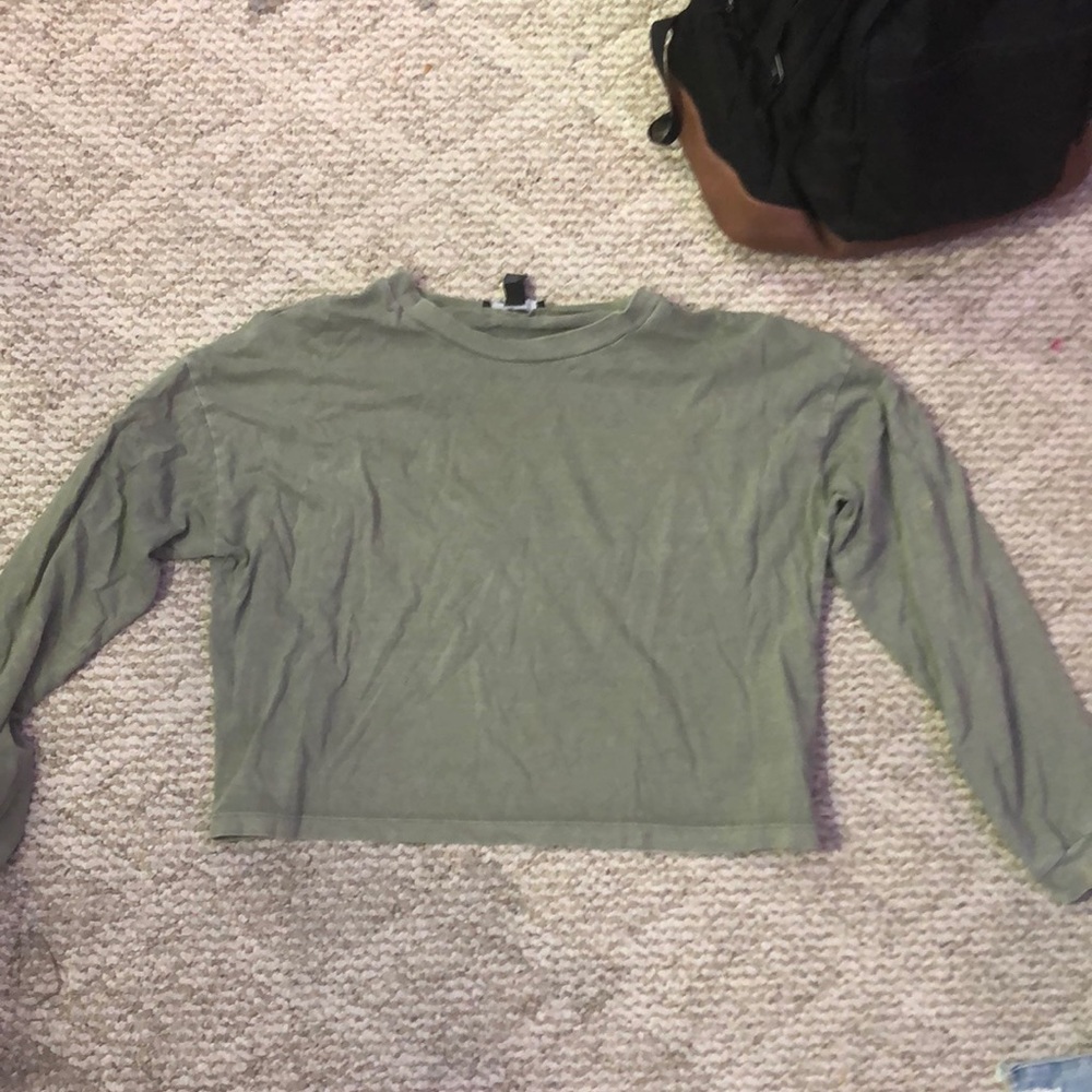 green cropped long sleeve